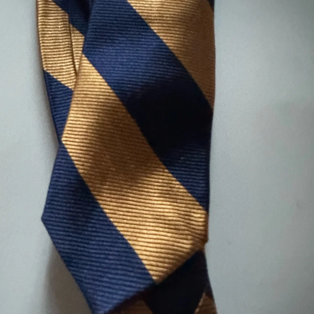 J. Crew Men’s Silk Navy and Gold Diagonal Striped Tie NWT